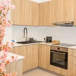 K-apartments Managed By Quattro Forze Group 아파트 *