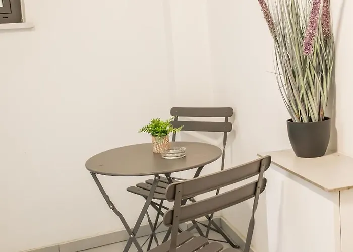 K-apartments Managed By Quattro Forze Group アパート